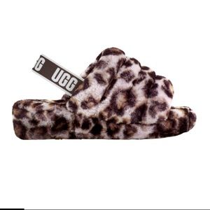 UGG FLUFF YEAH SLIDES / SLIPPERS - The Celebrity Favorite! 🐑🖤